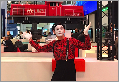 Pantomime Walkact auf der Messe